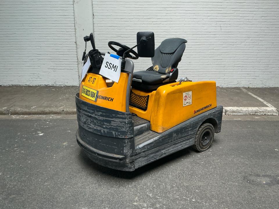 Tow tractor Tow Trucks