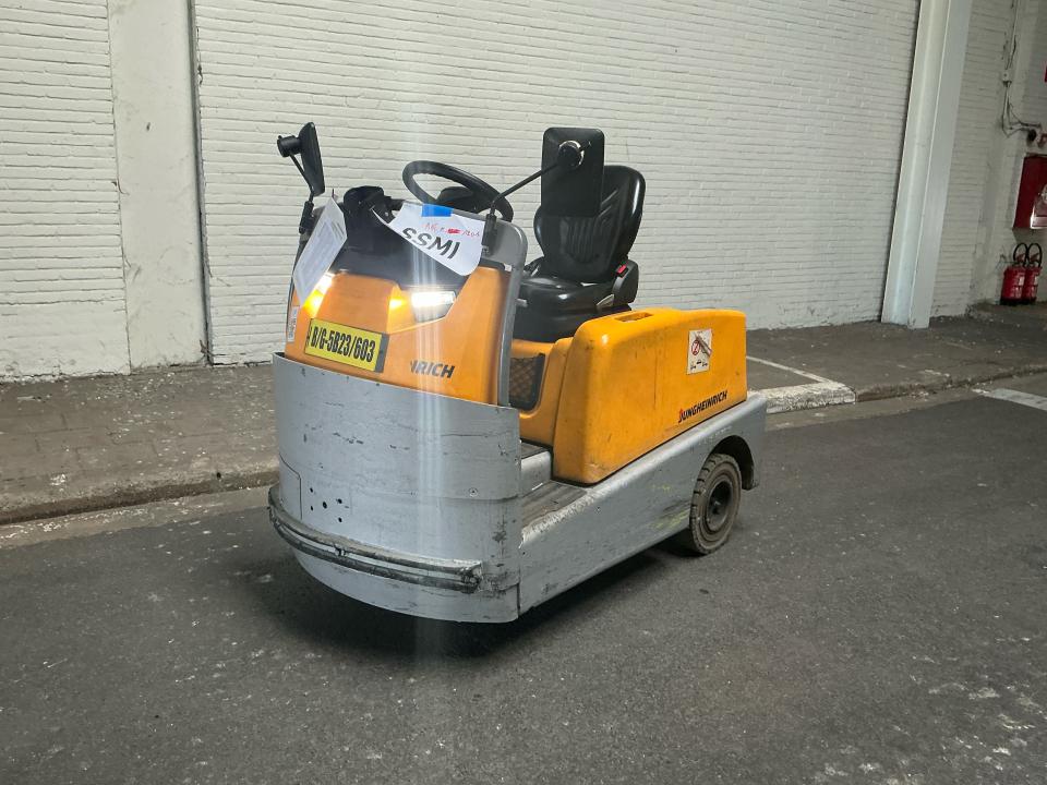Tow tractor Tow Trucks