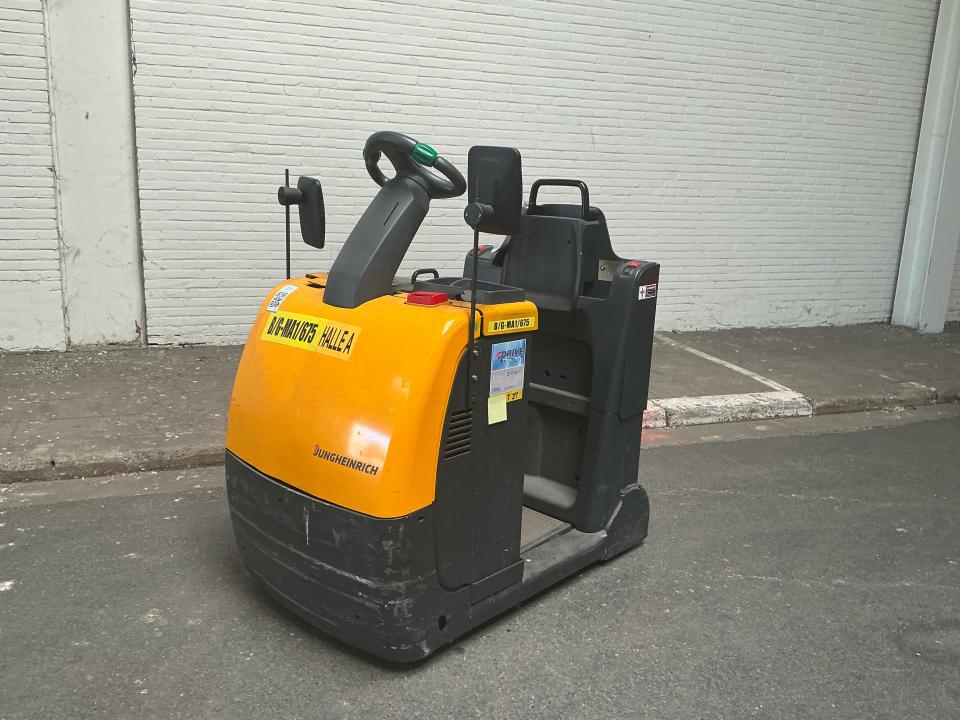 Tow truck Tow Trucks