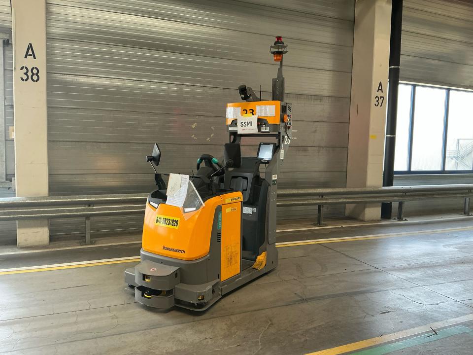 Tow Tractor Internal Transportation