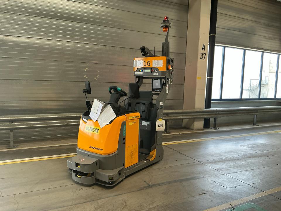 Tow Tractor Internal Transportation