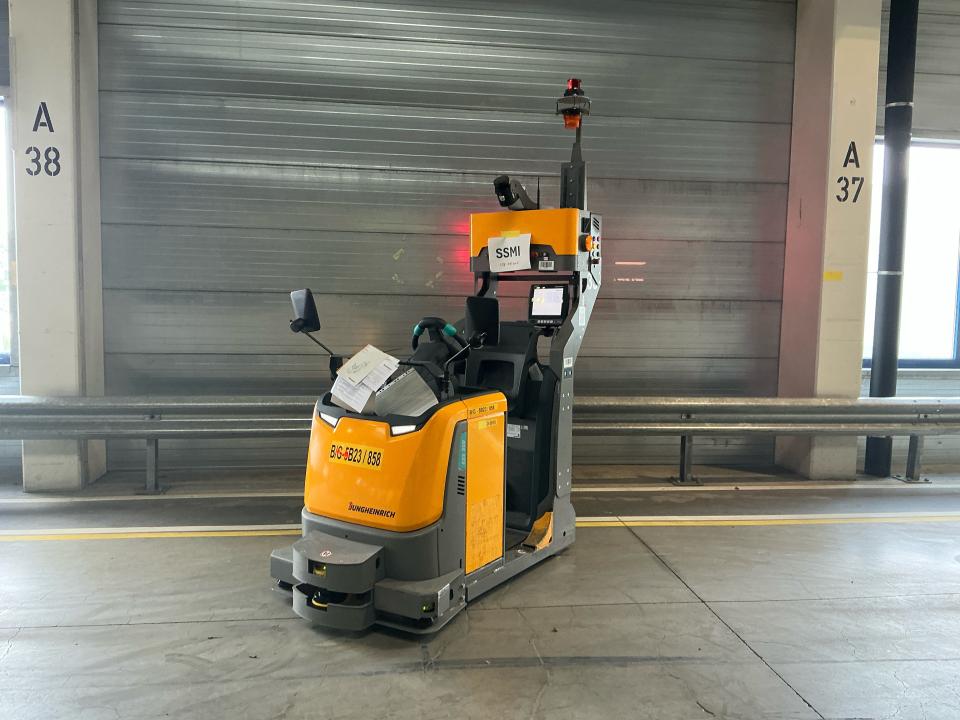 Tow Tractor Internal Transportation