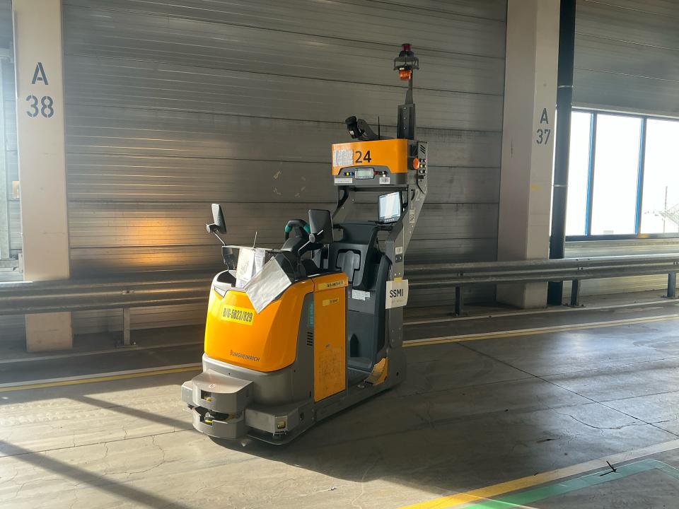 Tow Tractor Internal Transportation