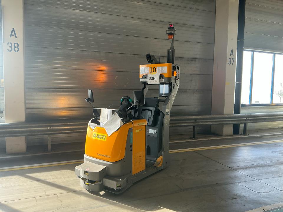 Tow Tractor Internal Transportation