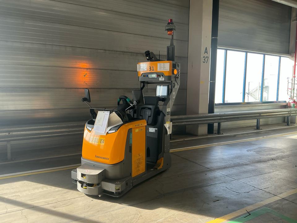 Tow Tractor Internal Transportation