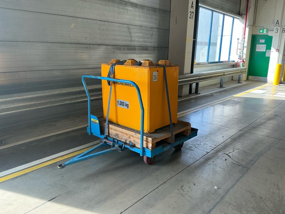 Trailer with concrete block 1000kg Various Trailers
