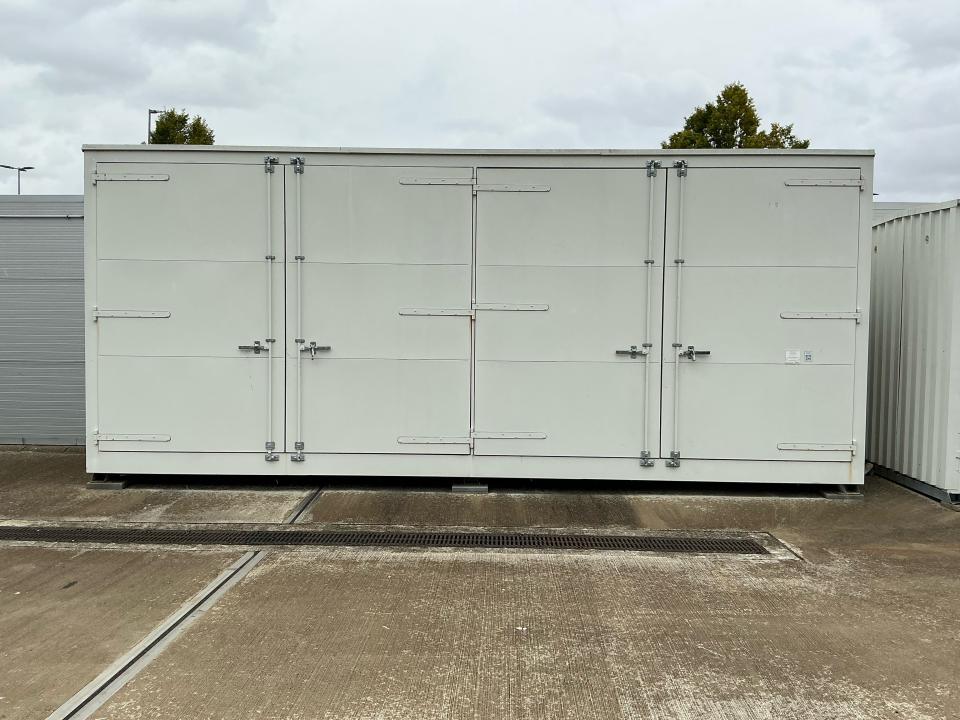 chemical cabinet Various pharmaceutical, cosmetic and chemical