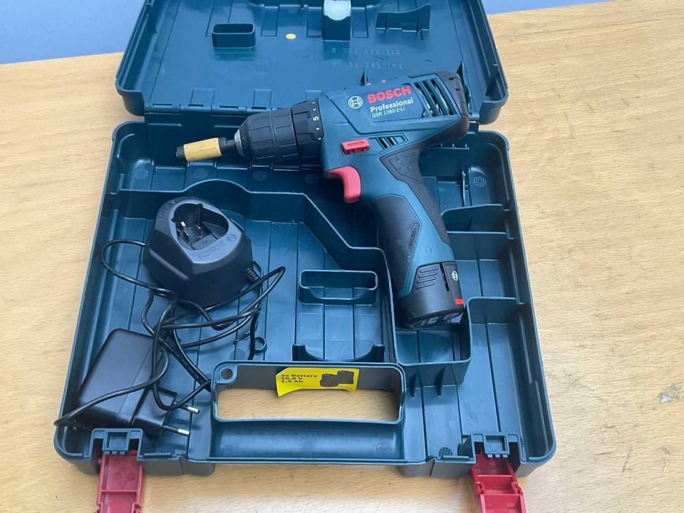 Cordless drill Screw drills