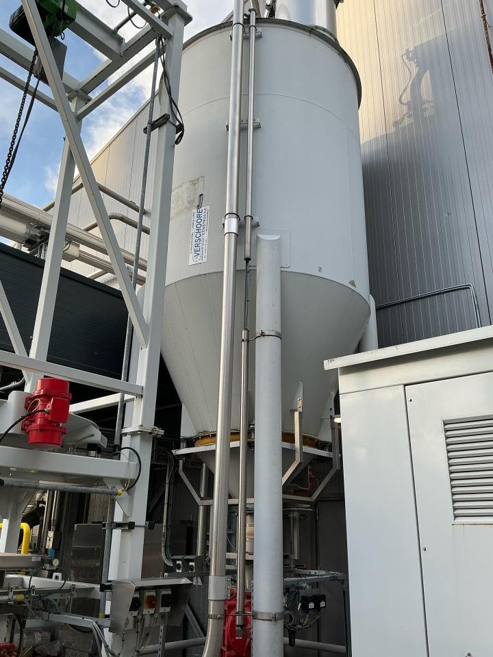 PET storage hopper (incl. vibrator) Hoppers