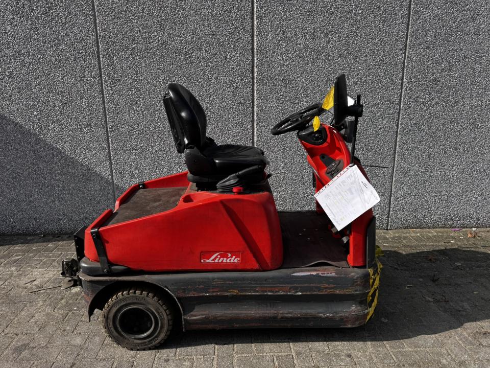 Tow Tractor Internal Transportation