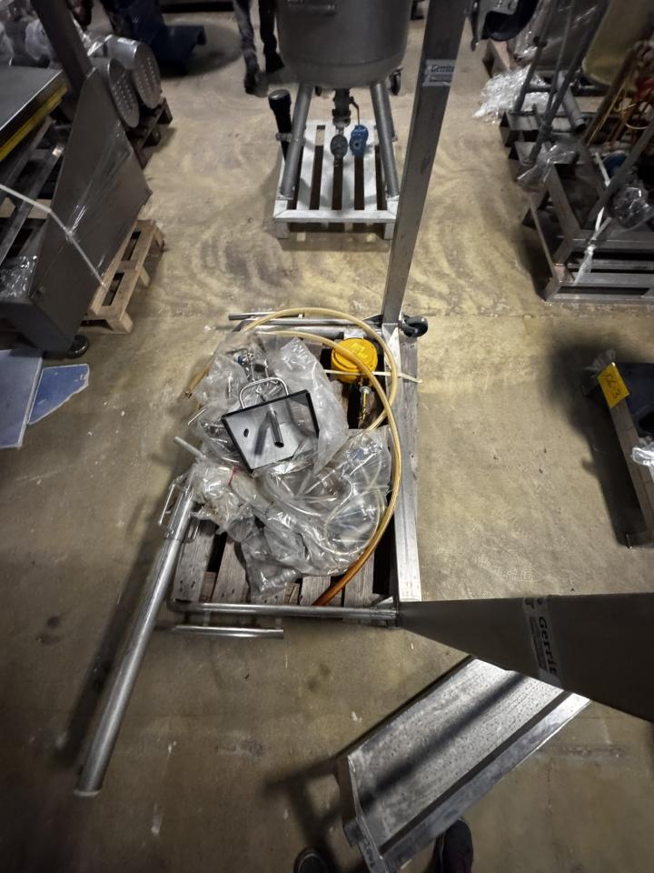 Mobile filling station Pharmaceutical, Cosmetic and Chemistry Equipment