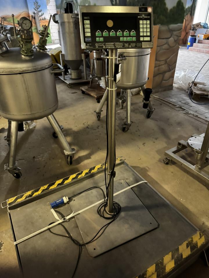 Mobile floor scale Food processing machinery