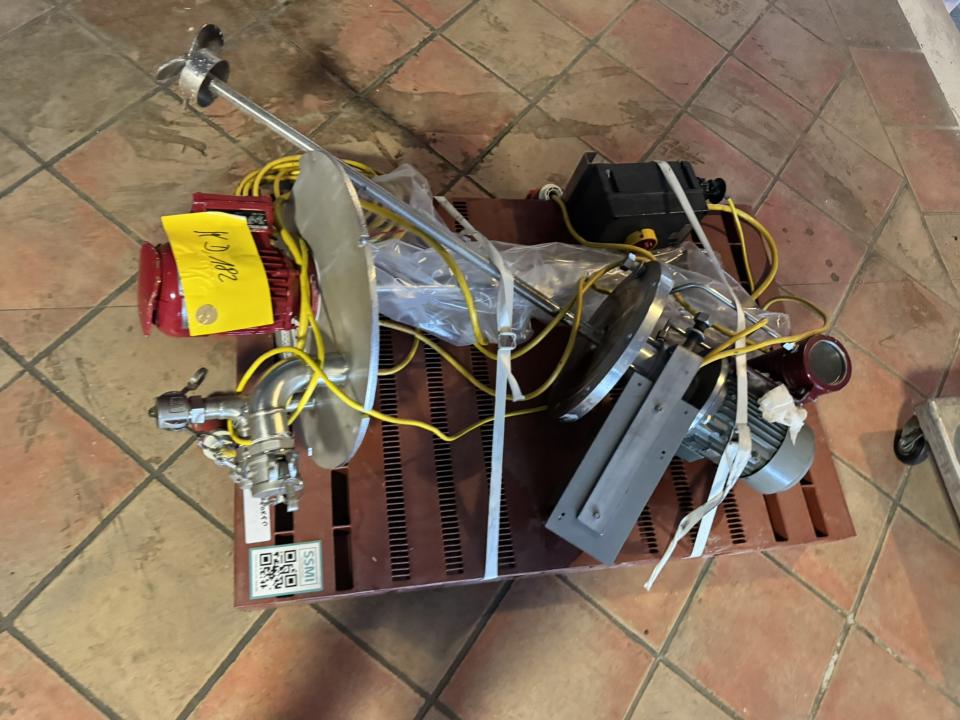 Mobile agitators for IBC/tank; 2x Laboratory Equipment