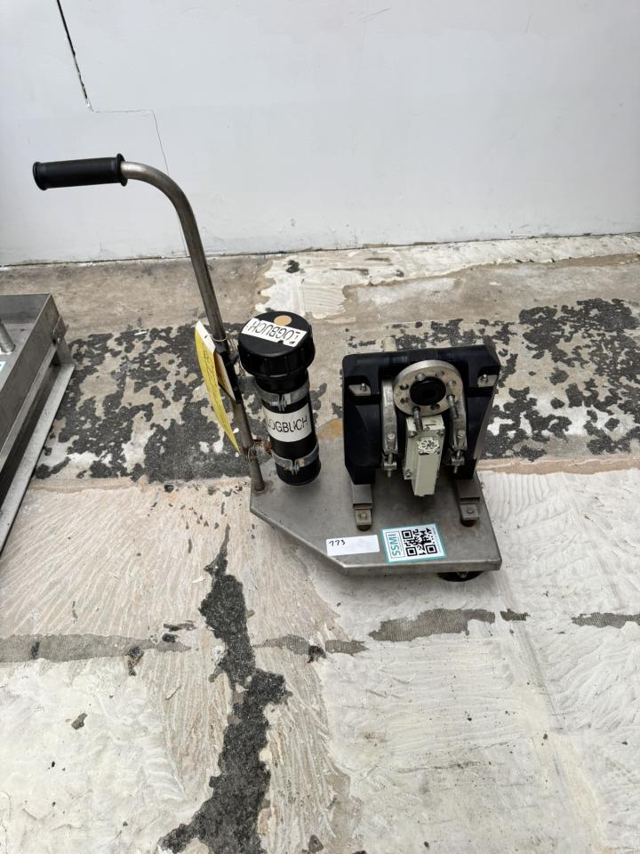 Diaphragm pump on trolly Pharmaceutical, Cosmetic and Chemistry Equipment