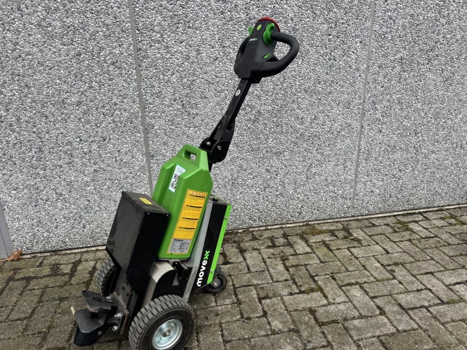 Electric Tow Tug Internal Transportation