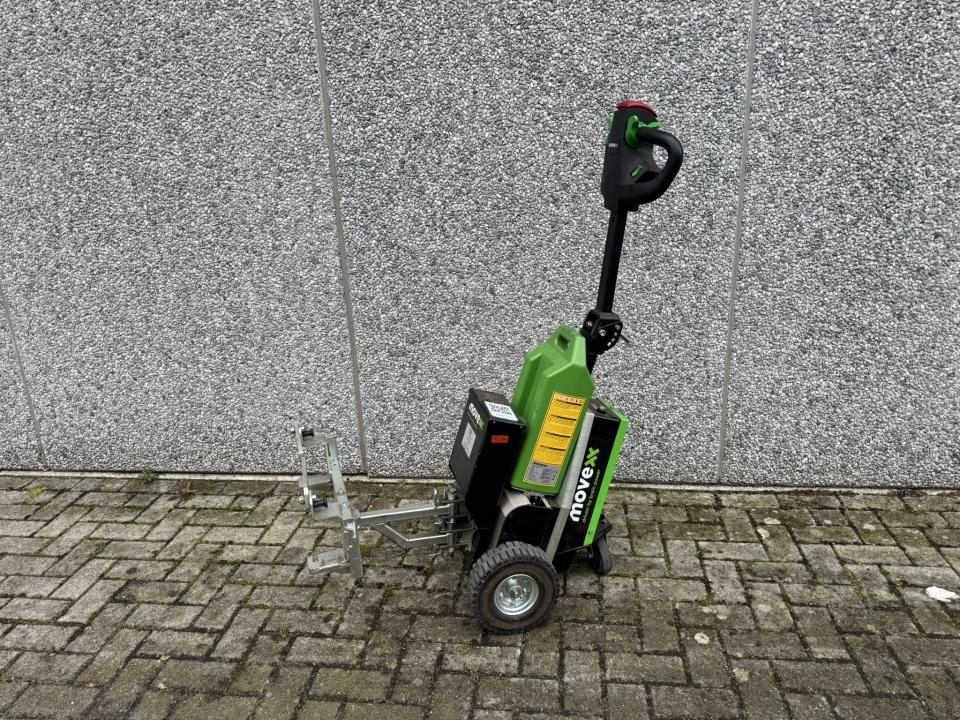 Electric Tow Tug Internal Transportation