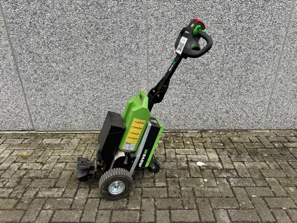 Electric Tow Tug Internal Transportation