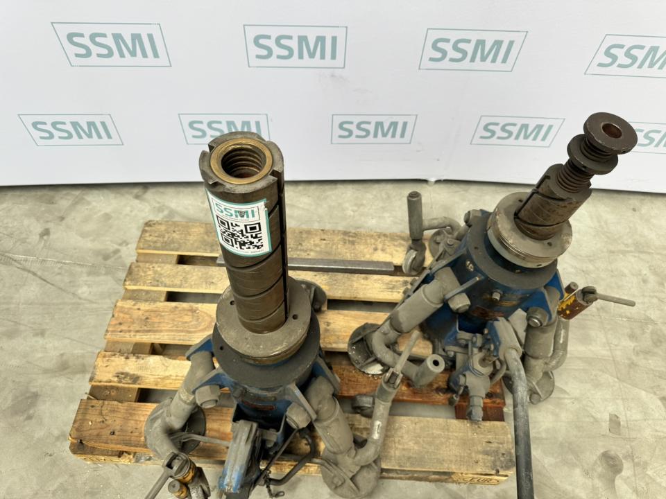 Trailer support legs / Bleeder plugs Various truck trailers