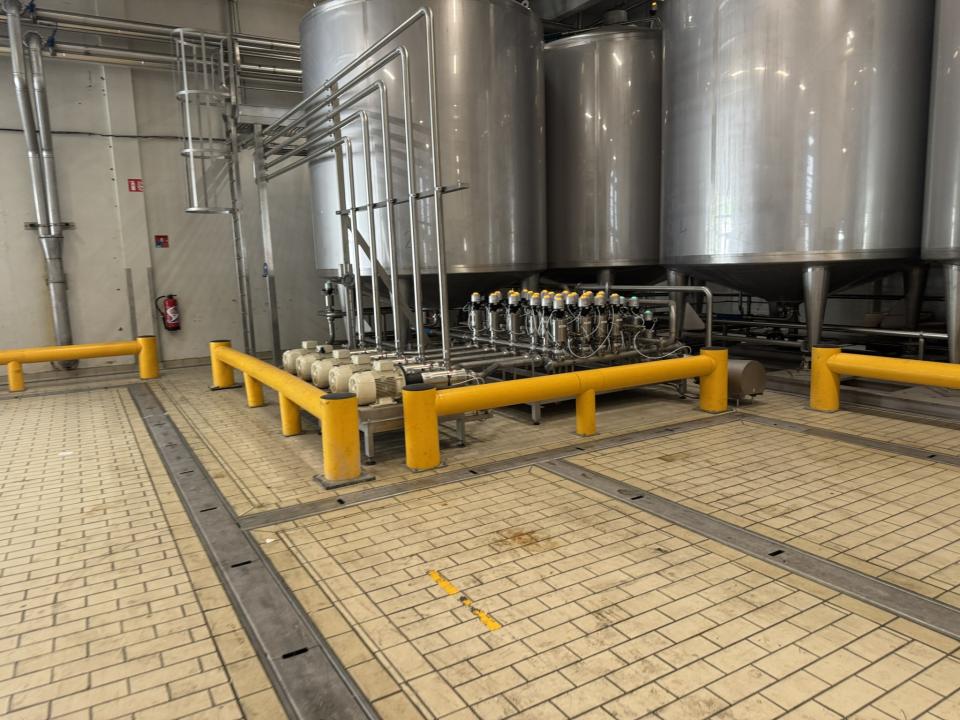 physical protection / impact safety barriers (room) Safety and marking