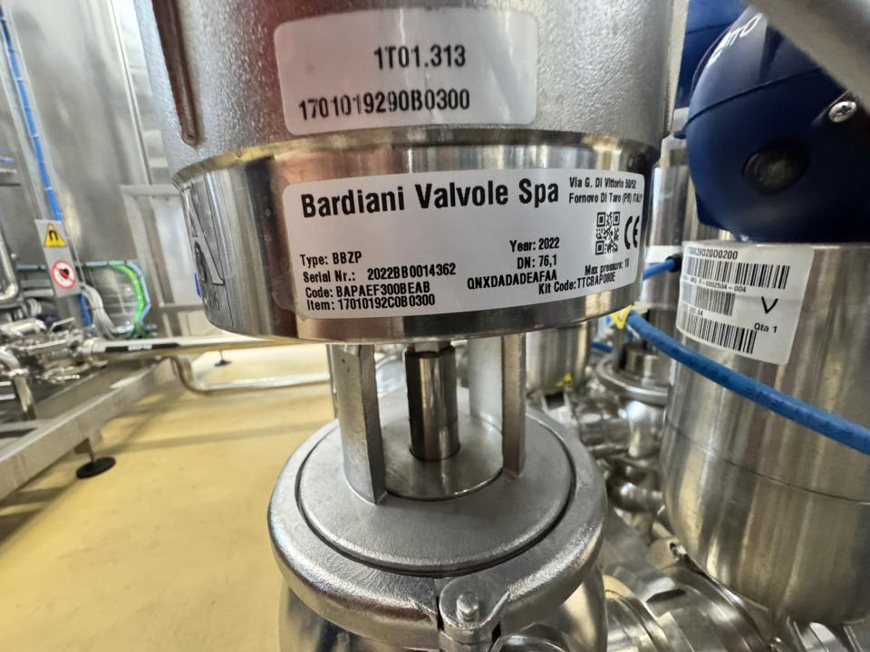 Valve manifold Valves