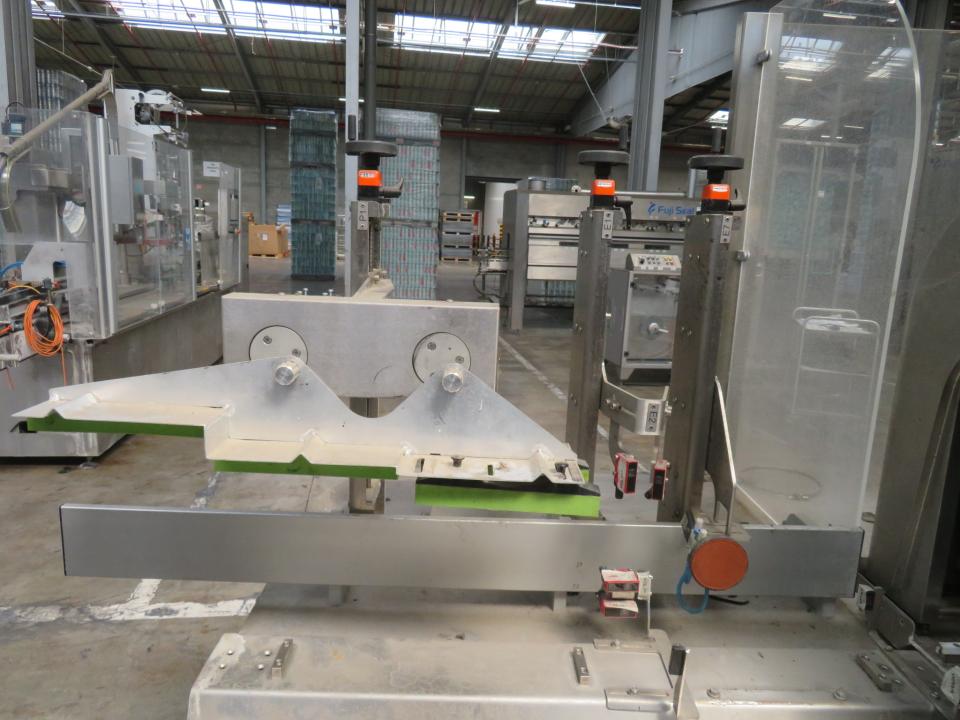 Heat Shrink Tunnel for PET Bottle Sleeves - Bottle Sleever Line&nbsp; 