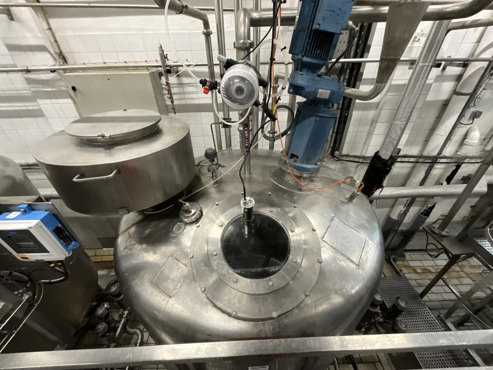 Circa 3000 Litre Stainless Steel Mixing Tank&nbsp; 