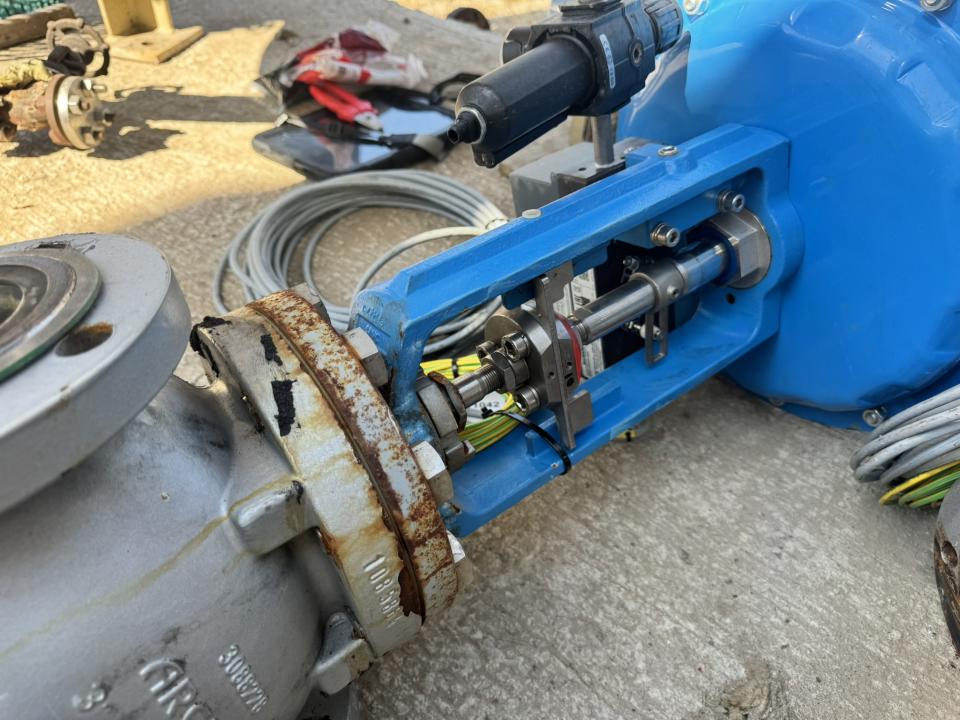 Globe control valve assembly Installation valves