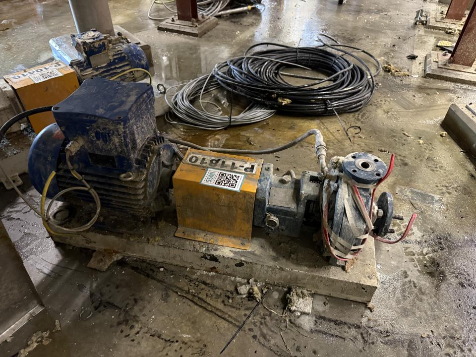 centrifuge discharge pump 