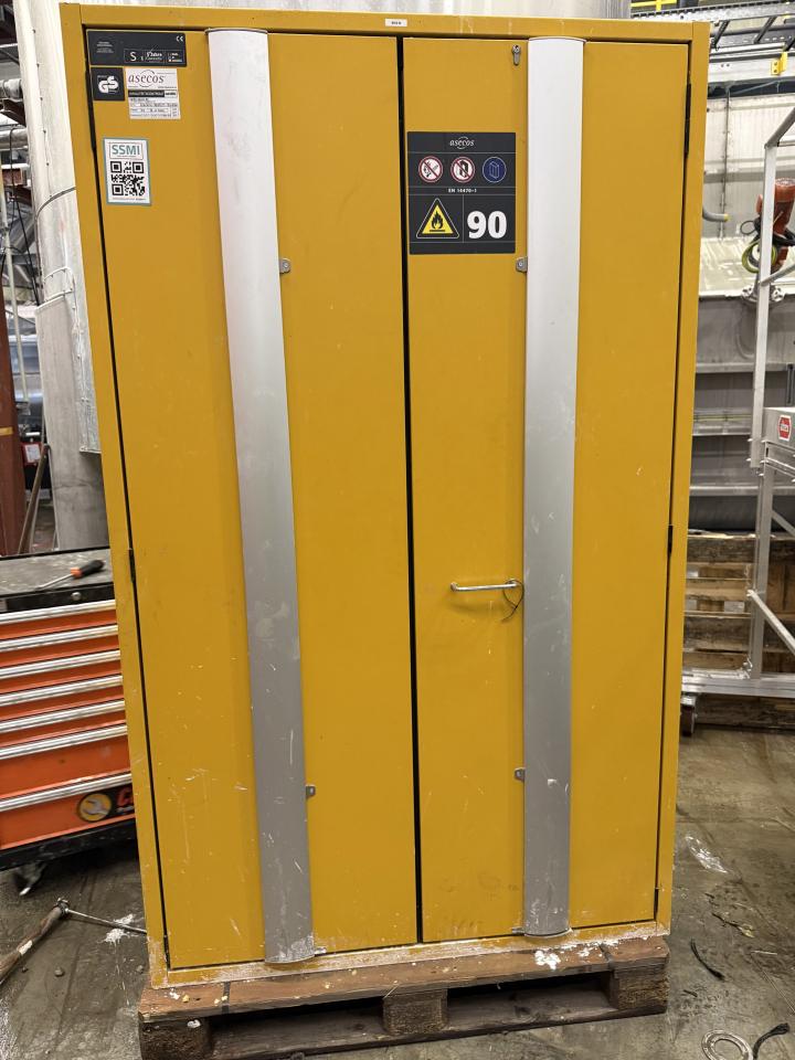 Fire-Resistant Chemical Storage Cabinet 