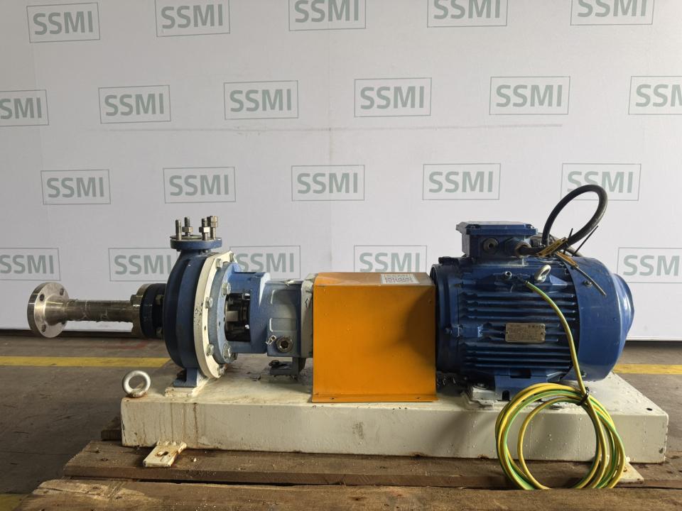 Centrifugal pump with electric motor 