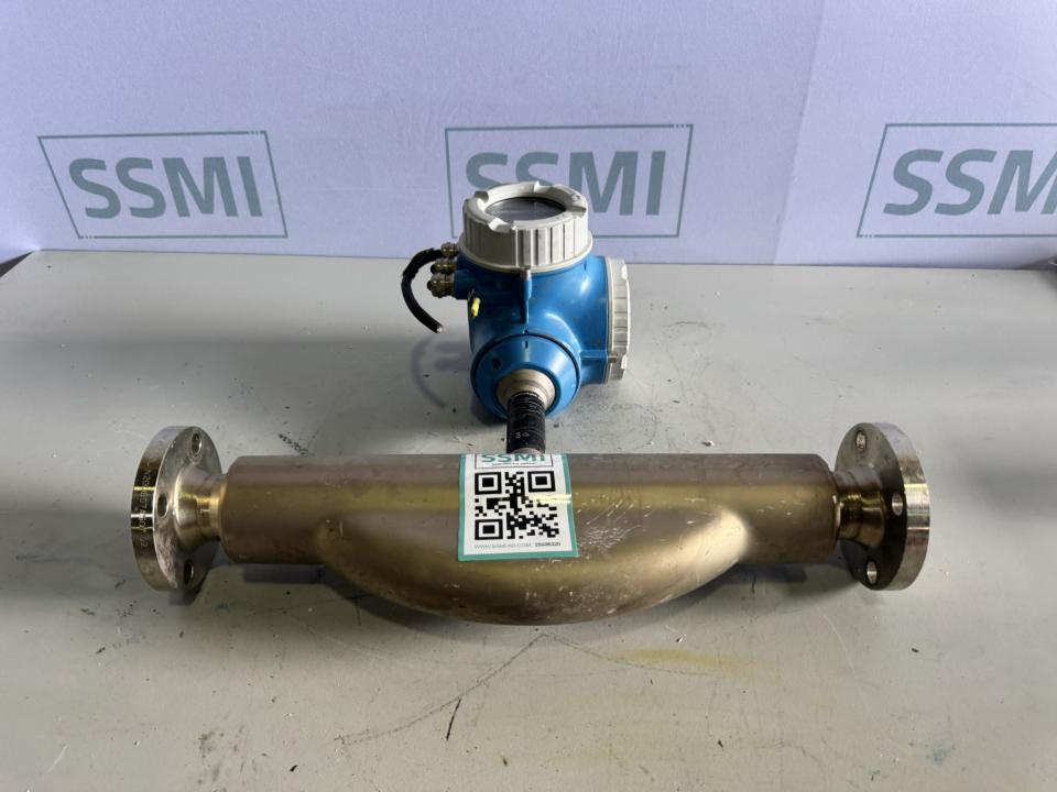 Coriolis flow meter 