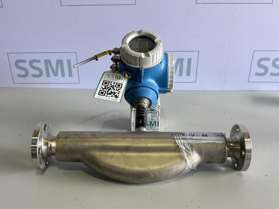 Coriolis mass flowmeter 