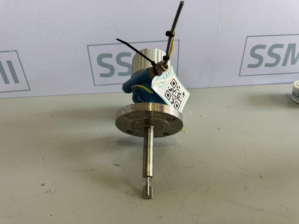 Vibrating fork level switch 