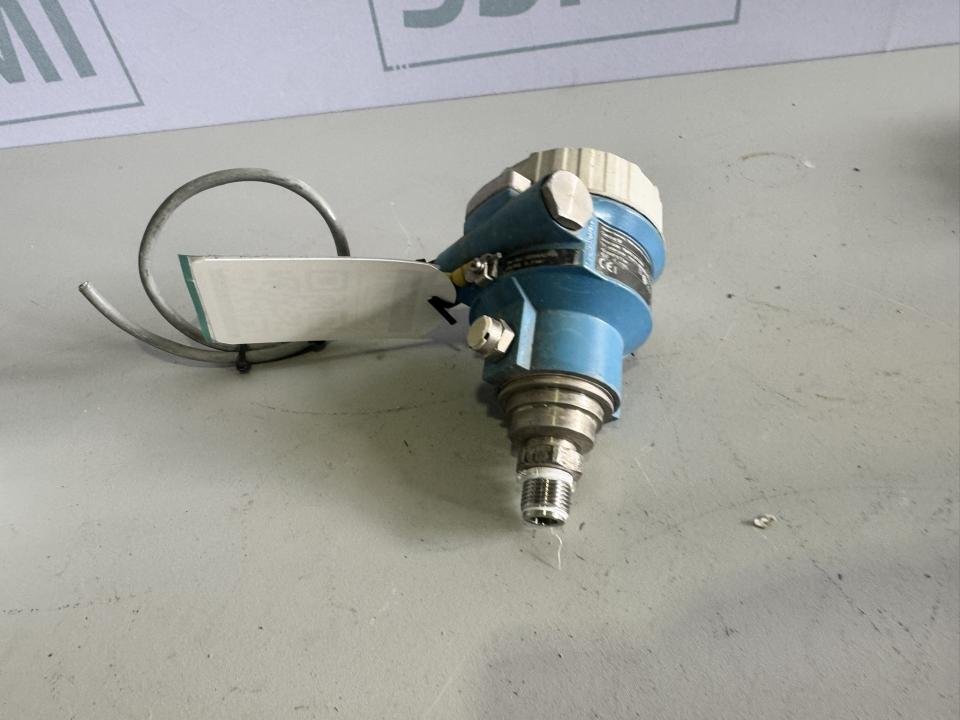 Pressure transmitter 