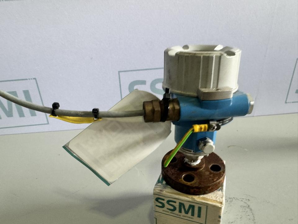 Pressure transmitter 