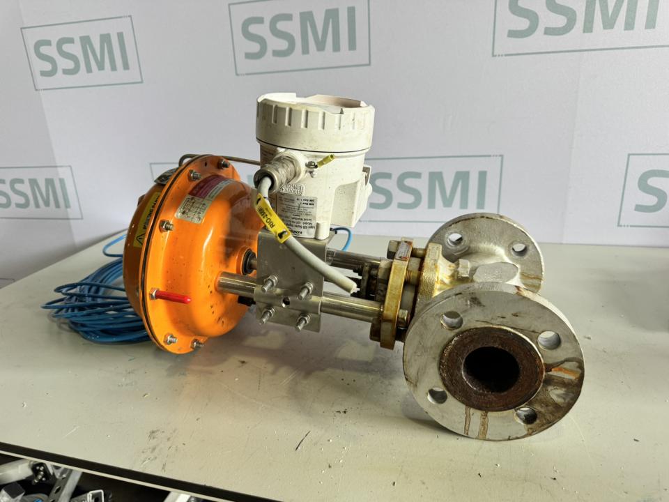 Pneumatic control valve actuator with digital positioner 