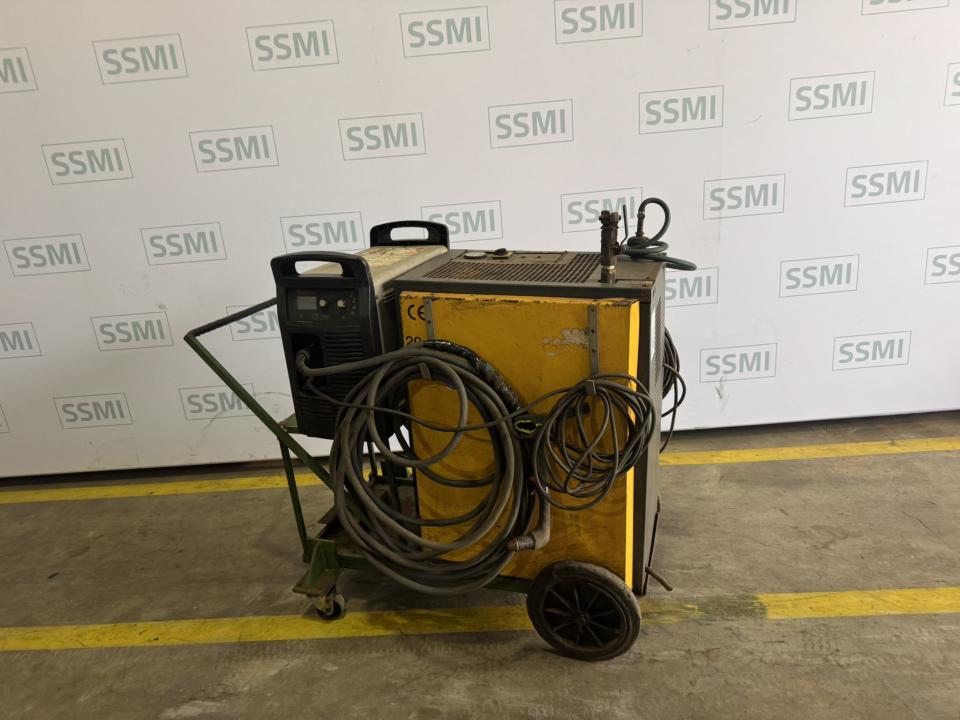 industrial 80-amp air-plasma cutting system. 
