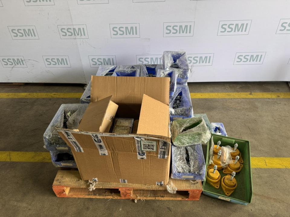 Pallet spare parts pharma equipment Various pharmaceutical, cosmetic and chemical