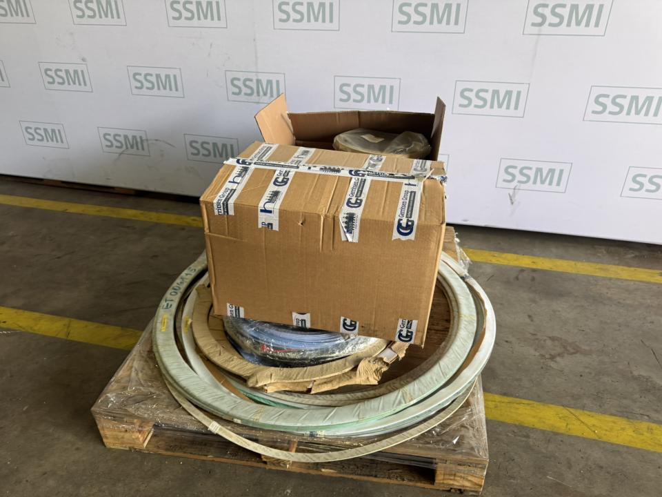 Pallet spare parts pharma equipment Various pharmaceutical, cosmetic and chemical