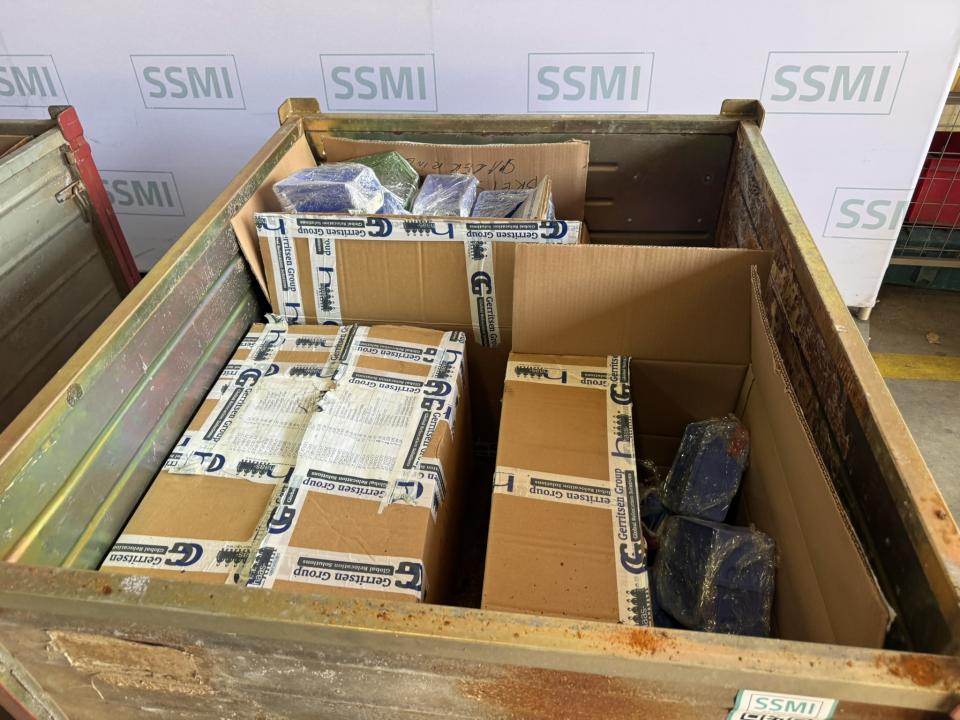 Pallet spare parts pharma equipment Various pharmaceutical, cosmetic and chemical