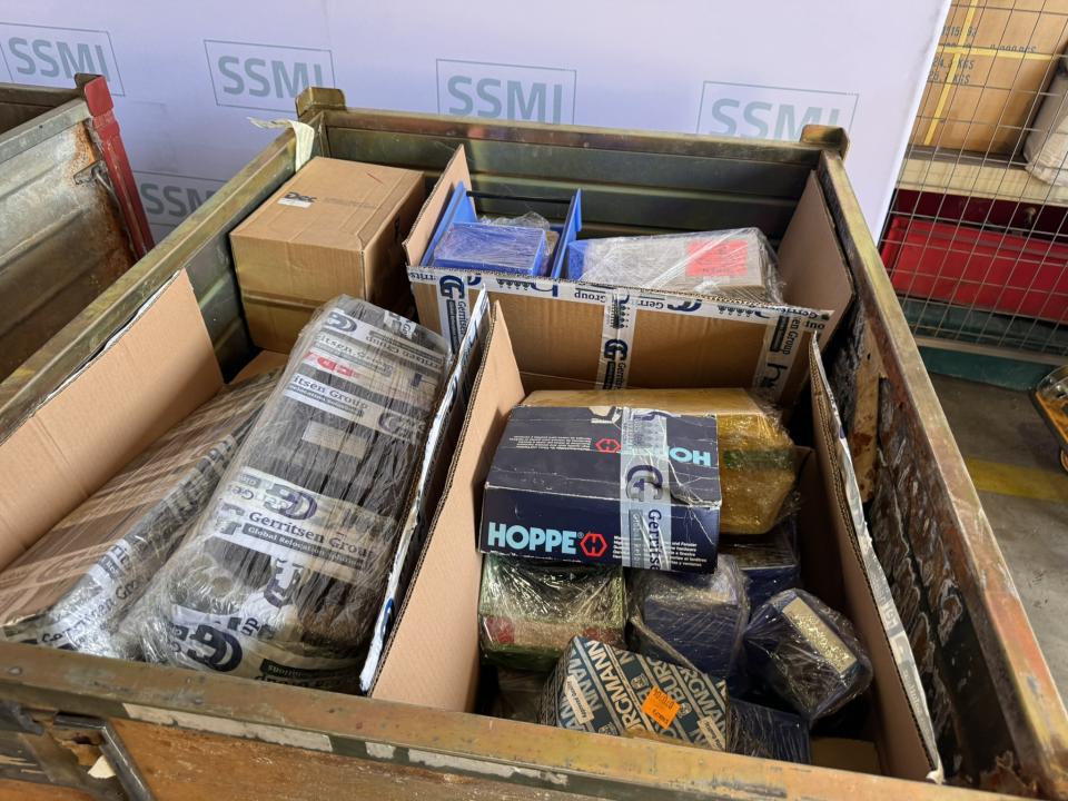 Pallet spare parts pharma equipment Various pharmaceutical, cosmetic and chemical