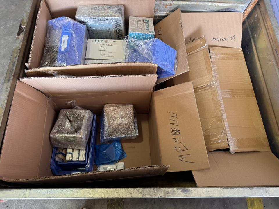 Pallet spare parts pharma equipment Various pharmaceutical, cosmetic and chemical